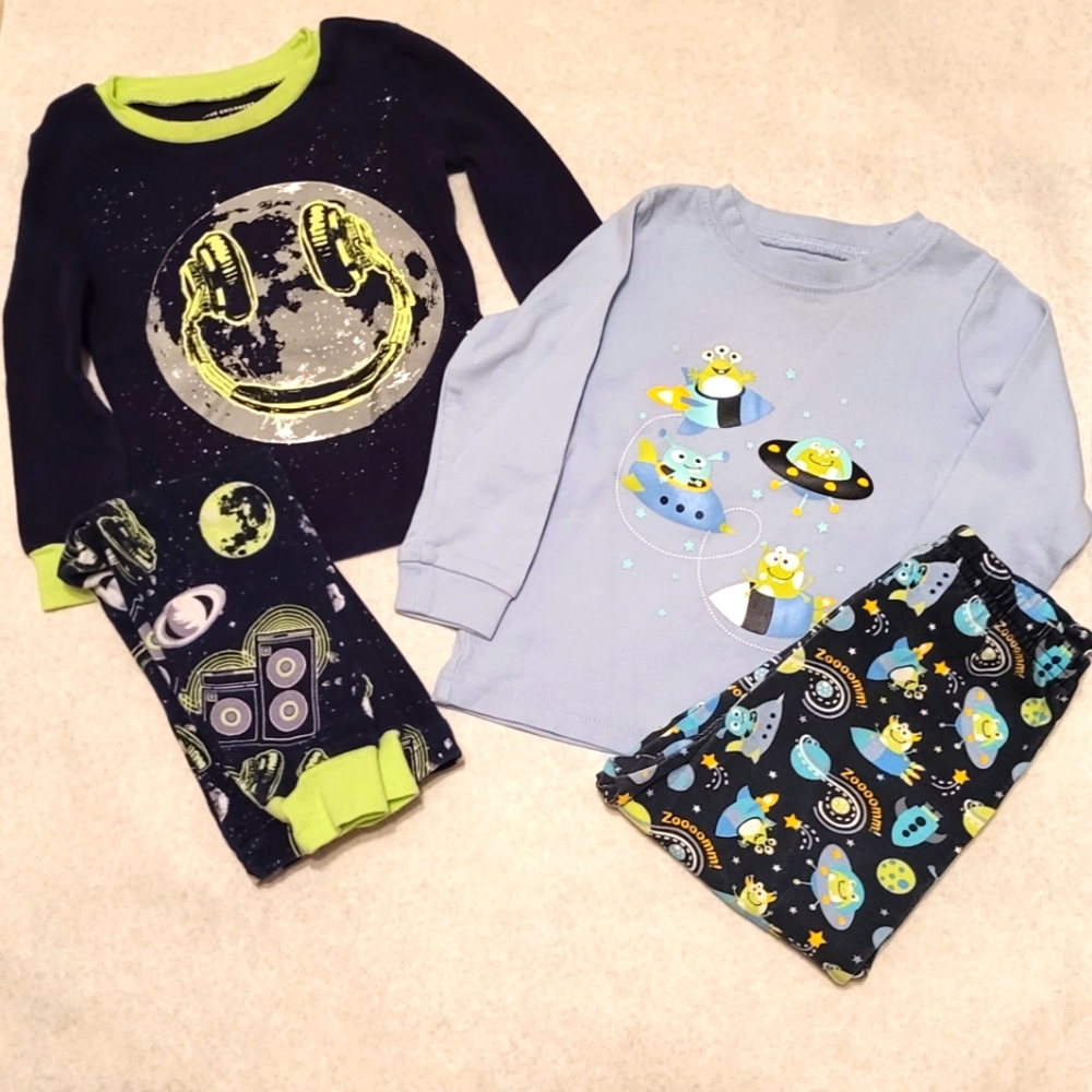 Two pair two piece space print pajama sets